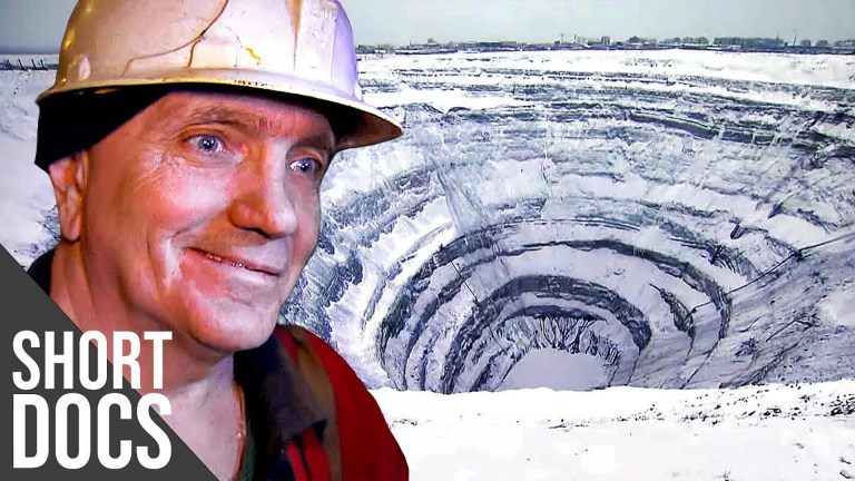 Diamond Mining: Inside the World’s Largest Open-Pit Diamond Mine Diamond Mining: Inside the World’s Largest Open-Pit Diamond Mine