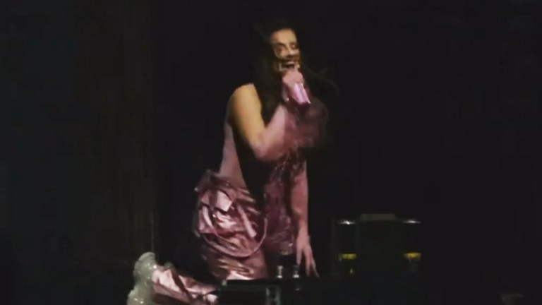 Nelly Furtado Falls on Stage at Coachella 2024 During “Eat Your Man” Nelly Furtado Falls on Stage at Coachella 2024 During “Eat Your Man”