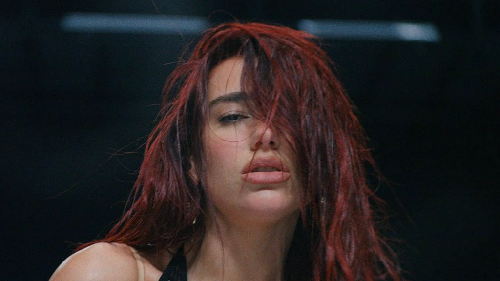 Dua Lipa explica a referência e o significado de “Houdini” Dua Lipa explica a referência e o significado de “Houdini”