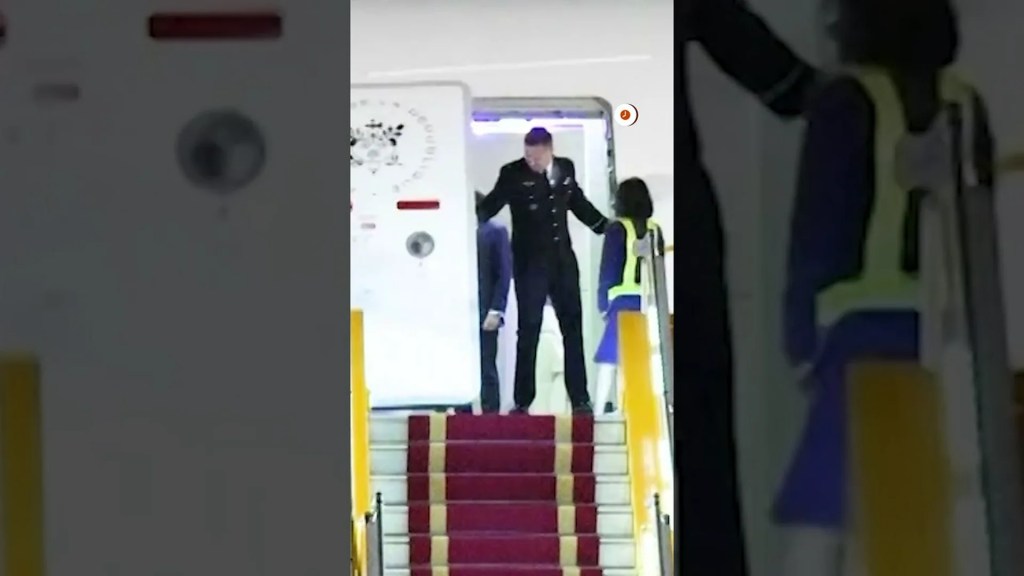 Did Brigitte Macron Push Emmanuel Macron? He Said They Were “Joking Around” in Viral Hanoi Video Did Brigitte Macron Push Emmanuel Macron? He Said They Were “Joking Around” in Viral Hanoi Video