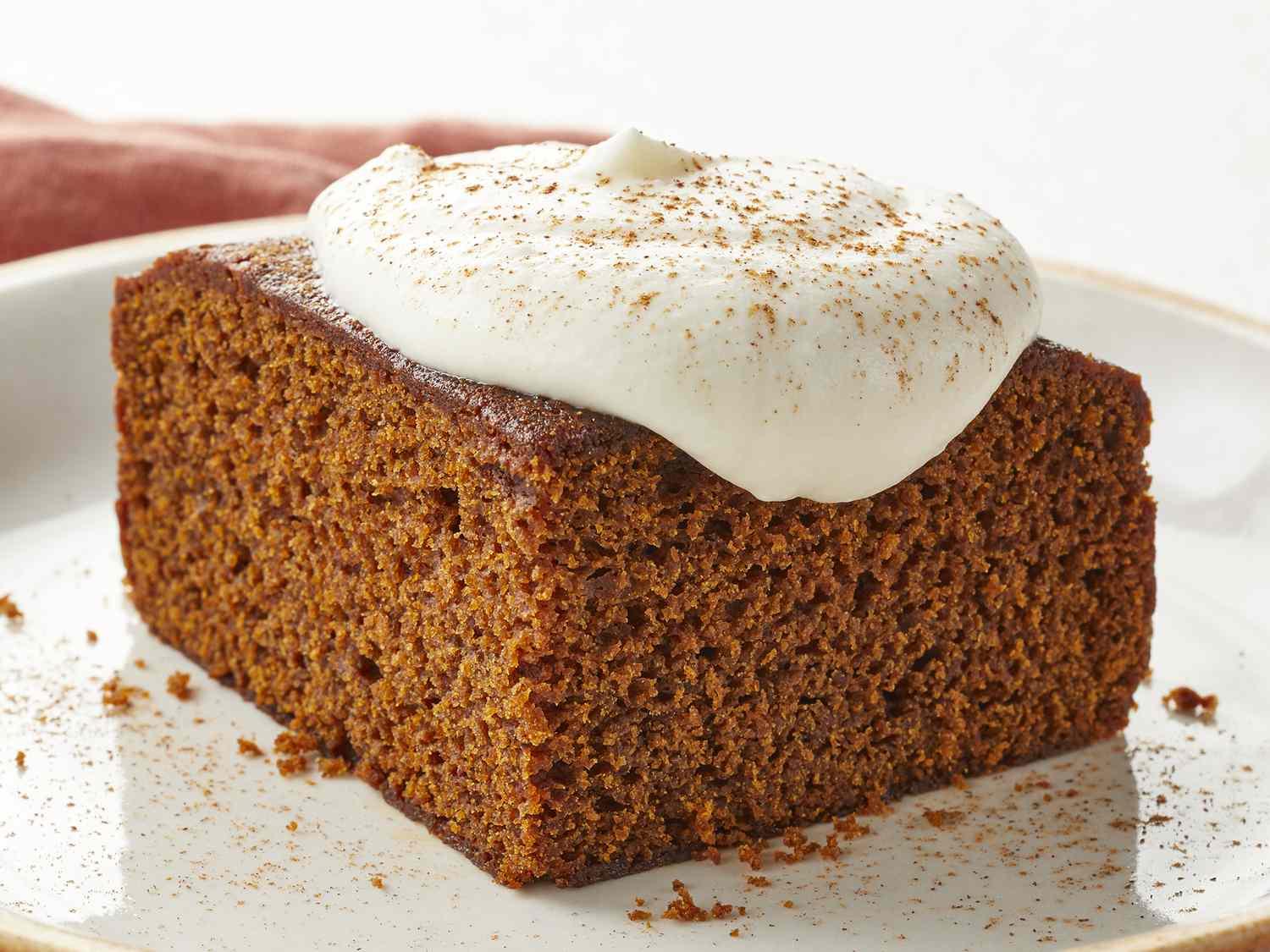 Making a Chewy Gingerbread Cake Making a Chewy Gingerbread Cake