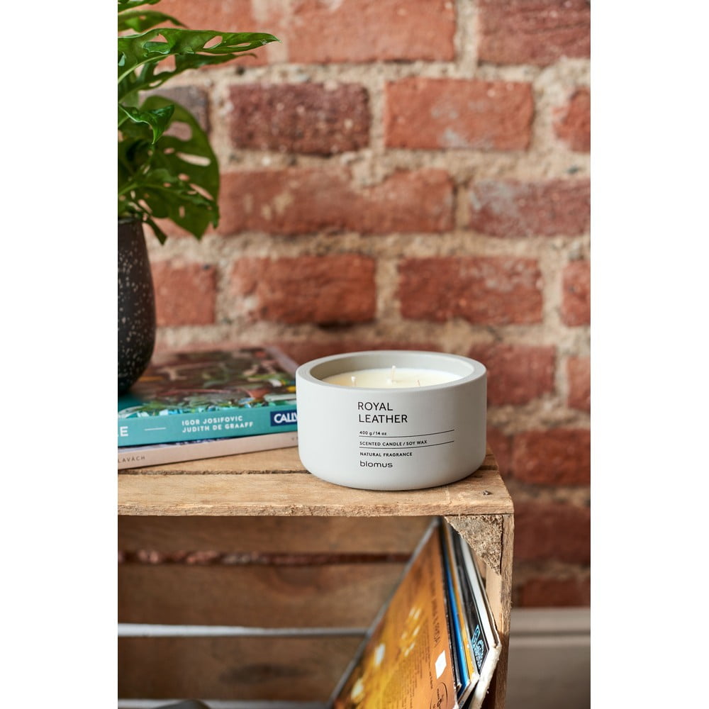 Vonná sojová svíčka doba hoření 25 h Fraga: Royal Leather – Blomus - Obrázek 2