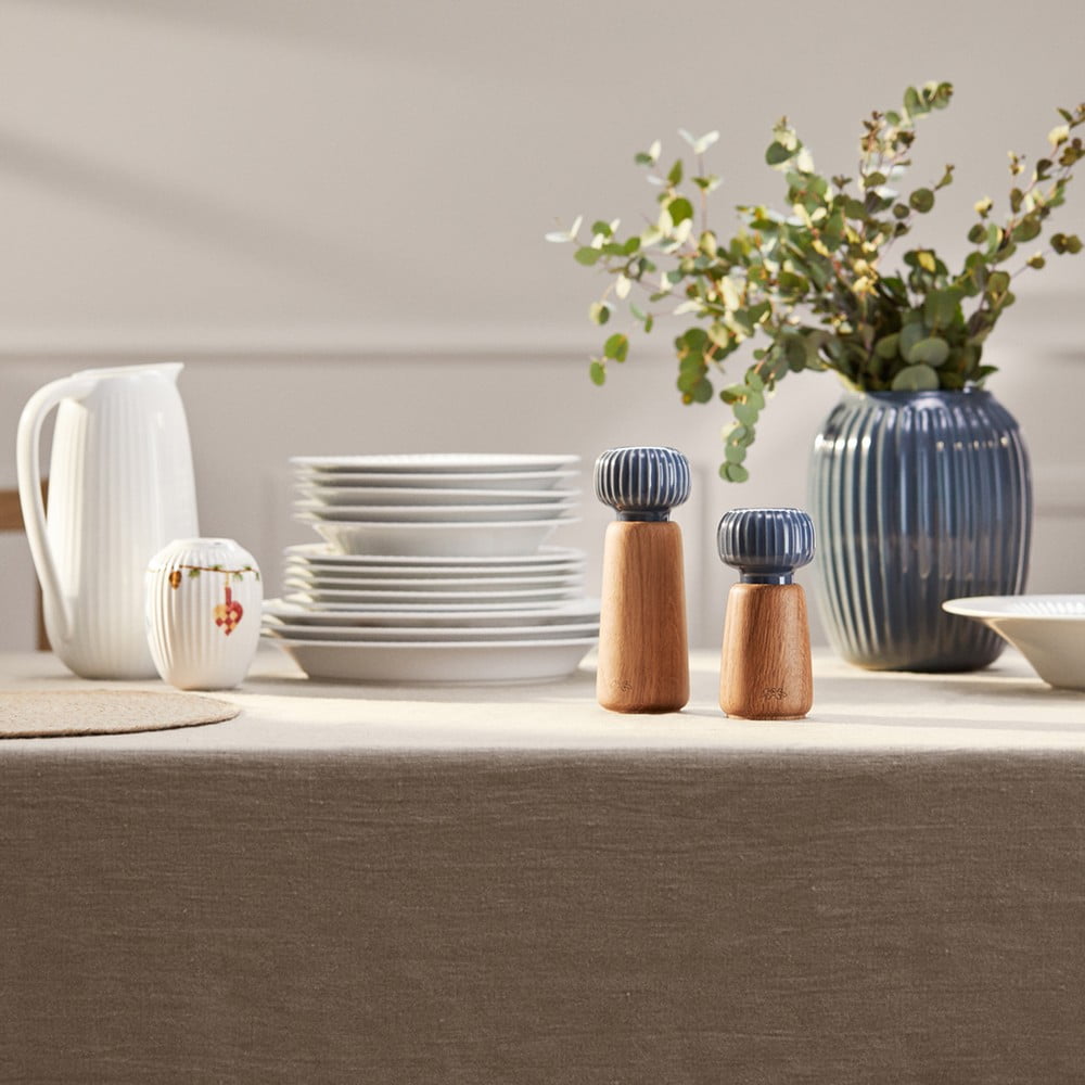 Mlýnek z dubového dřeva na koření s antracitovým detailem z porcelánu Kähler Design Hammershoi, výška 13 cm - Obrázek 2