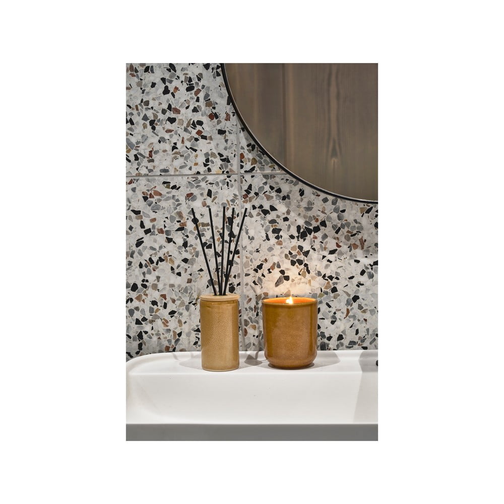 Vonná svíčka doba hoření 30 h Iris Spicy Sandalwood – Villa Collection - Obrázek 2