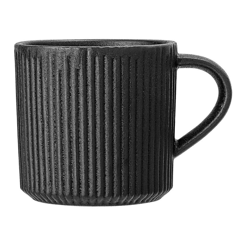 Černý hrnek z kameniny Bloomingville Neri, 350 ml Černý hrnek z kameniny Bloomingville Neri, 350 ml