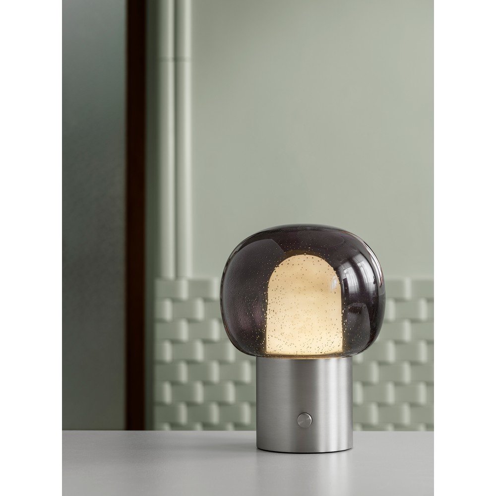 Antracitová hliníková LED stolní lampa se skleněným stínidlem (výška 32 cm) Iris – Blomus - Obrázek 2