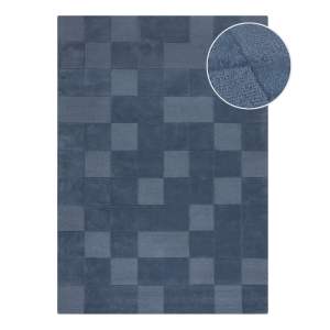 Tmavě modrý ručně tkaný vlněný koberec 120×170 cm Checkerboard – Flair Rugs