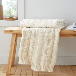 Bílo-béžová pletená deka 130×170 cm Chunky Marl Knit – Catherine Lansfield