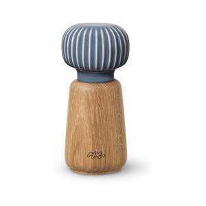 Mlýnek z dubového dřeva na koření s antracitovým detailem z porcelánu Kähler Design Hammershoi, výška 13 cm