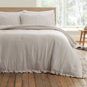 Béžový přehoz na dvoulůžko 220×230 cm Soft Washed Frill – Bianca