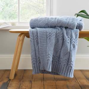 Modrá pletená deka 150×200 cm Cable Knit – Bianca