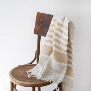 Béžová lněná plážová osuška 85×140 cm Allure Stripe – Linen Tales
