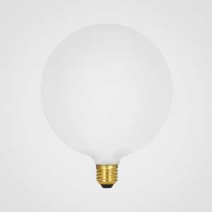 Teplá LED stmívatelná žárovka E27, 8 W Sphere – tala
