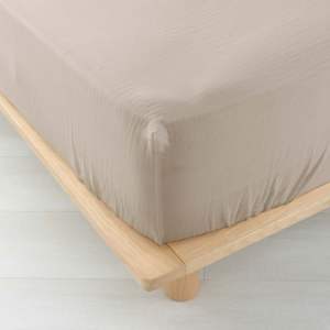 Béžové napínací mušelínové prostěradlo 160×200 cm Angelia – douceur d’intérieur