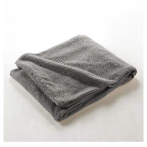 Šedá fleecová deka 180×220 cm Curly Wooly – douceur d’intérieur