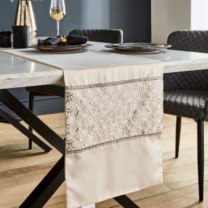 Běhoun na stůl z mikrosaténu 32×220 cm Deco Sequin – Catherine Lansfield