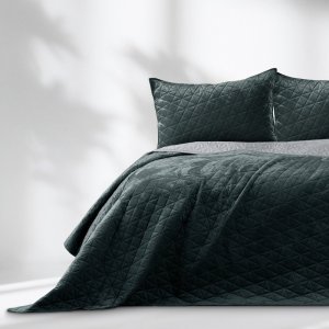 Tmavě šedý sametový prošívaný přehoz 170×270 cm Laila – AmeliaHome