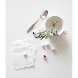 Sada 4 bílých lněných podtácků Linen Tales Classic, 10 x 10 cm