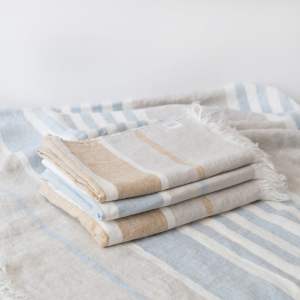 Modrá lněná plážová deka 140×170 cm Allure Stripe – Linen Tales