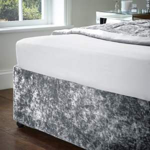 Šedý napínací sametový potah na rám postele 152×198 cm Crushed Velvet – Catherine Lansfield