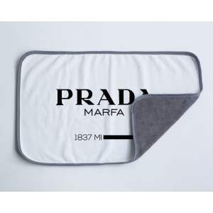 Černobílý ručník z mikrovlákna 45×70 cm Prada – Really Nice Things