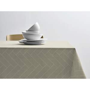 Damaškový ubrus 140×320 cm Tiles Damask – Södahl