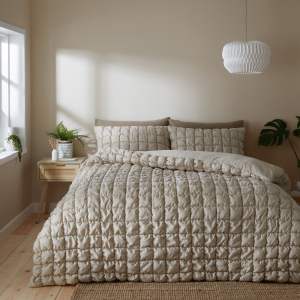 Béžové povlečení na dvoulůžko 200×200 cm Puffer – Catherine Lansfield