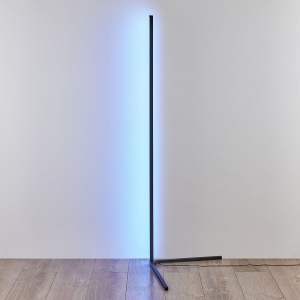 Černá LED stojací lampa (výška 141 cm) Level – Trio
