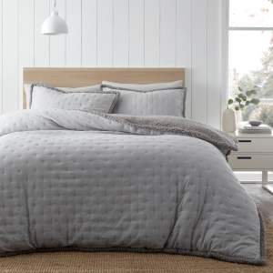 Šedé povlečení na dvoulůžko s beránkem 200×200 cm Cosy Nori – Catherine Lansfield