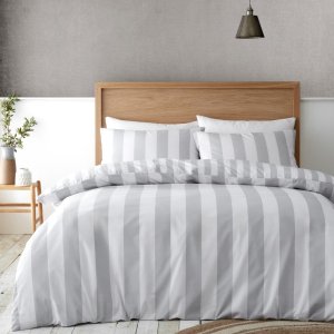 Bílo-šedé povlečení na dvoulůžko 200×200 cm Cove Stripe – Catherine Lansfield