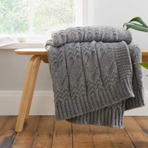 Šedá pletená deka 150×200 cm Cable Knit – Bianca