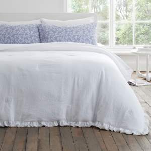 Bílý přehoz na dvoulůžko 220×230 cm Soft Washed Frill – Bianca