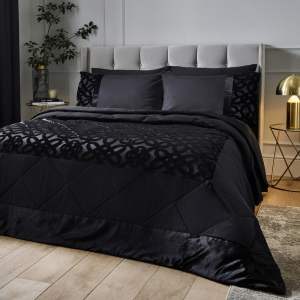 Černý sametový prošívaný přehoz 220×230 cm Lattice Cut – Catherine Lansfield