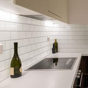 Sada samolepek na kachličky 30 ks 20×10 cm Subway Tiles White – Ambiance