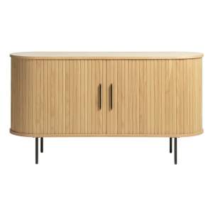 Nízká komoda v dekoru dubu s posuvnými dveřmi v přírodní barvě 140×76 cm Nola – Unique Furniture