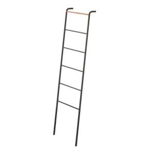 Černý dekorativní žebřík s detailem z bukového dřeva YAMAZAKI Tower Ladder