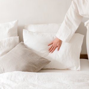 Povlak na polštář s příměsí lnu 70×90 cm – Linen Tales