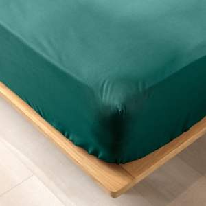 Zelené napínací prostěradlo z Bio bavlny 140×190 cm Biolina – douceur d’intérieur