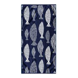 Tmavě modrá plážová osuška 90×180 cm Fish – DecoKing