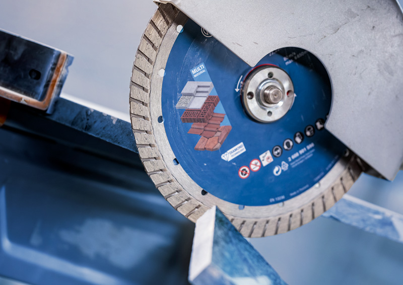 Diamantový řezný kotouč Bosch EXPERT MultiMaterial 230×22,23×2,4×15 mm - Obrázek 2