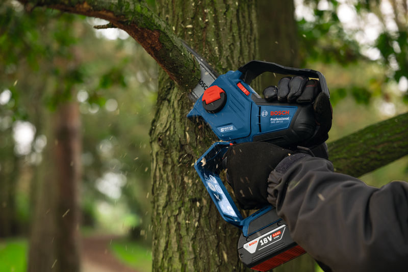 Aku řetězová pila Bosch GKE 18V-15 - Obrázek 2