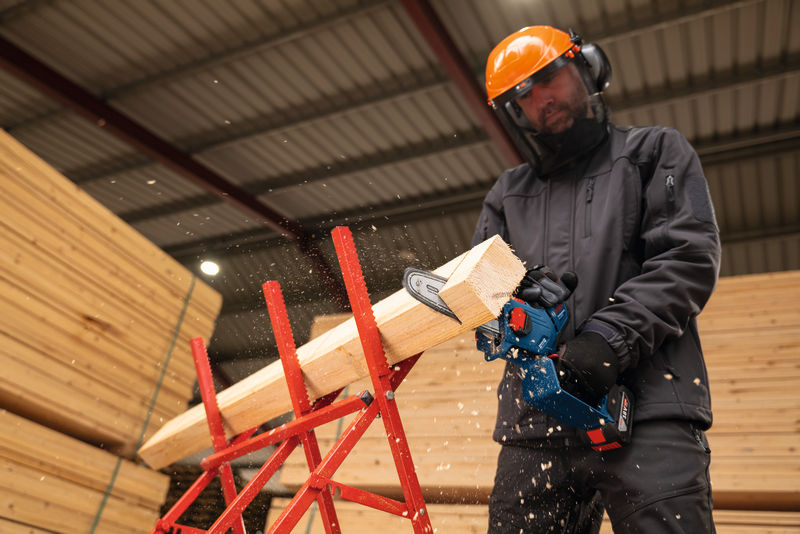 Aku řetězová pila Bosch GKE 18V-20 - Obrázek 2