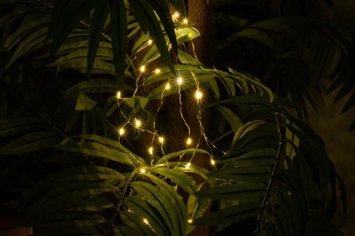 Nexos 60384 sada 2 ks světelný déšť - 48 LED teplá bílá, 8 stříbrných drátů po 6 LED na baterie - Obrázek 2