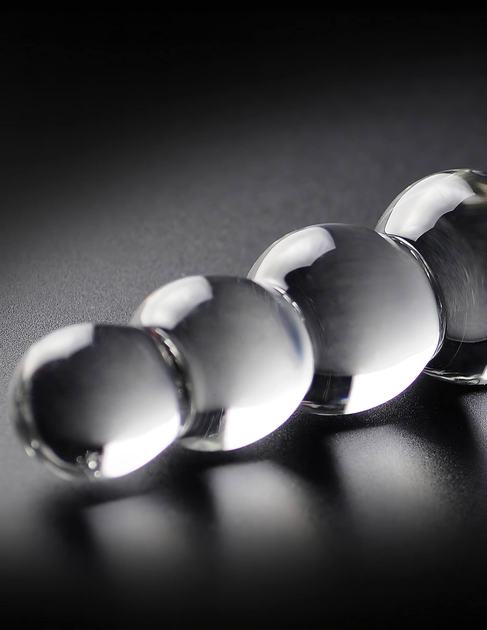 Icicles No. 2 – gömbös üveg dildó (átlátszó)