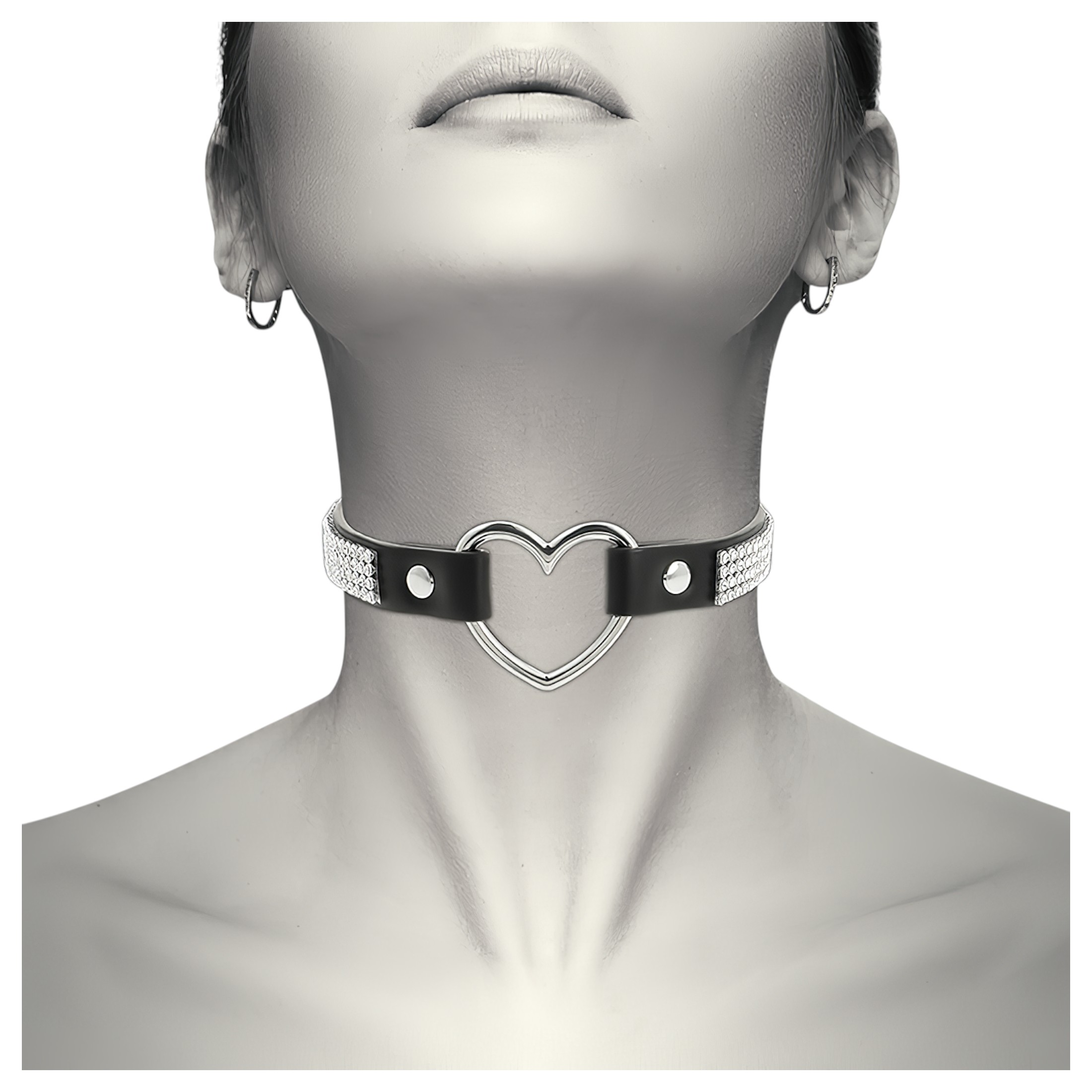 Coquette – strasszos choker szív medállal (fekete)