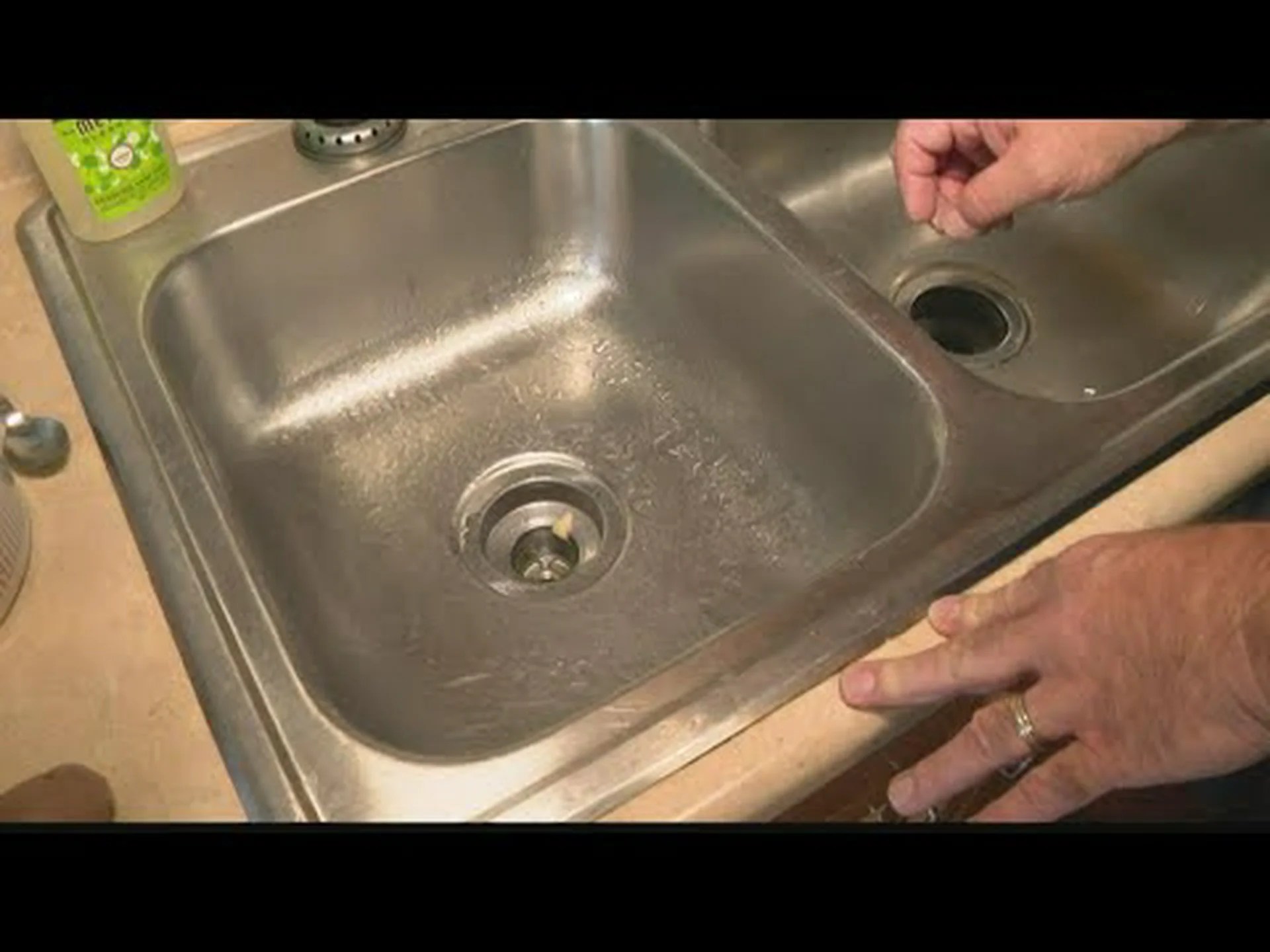 ドクバエを惹きつけるものは何ですか?感染の原因を発見する ドクバエを惹きつけるものは何ですか?感染の原因を発見する