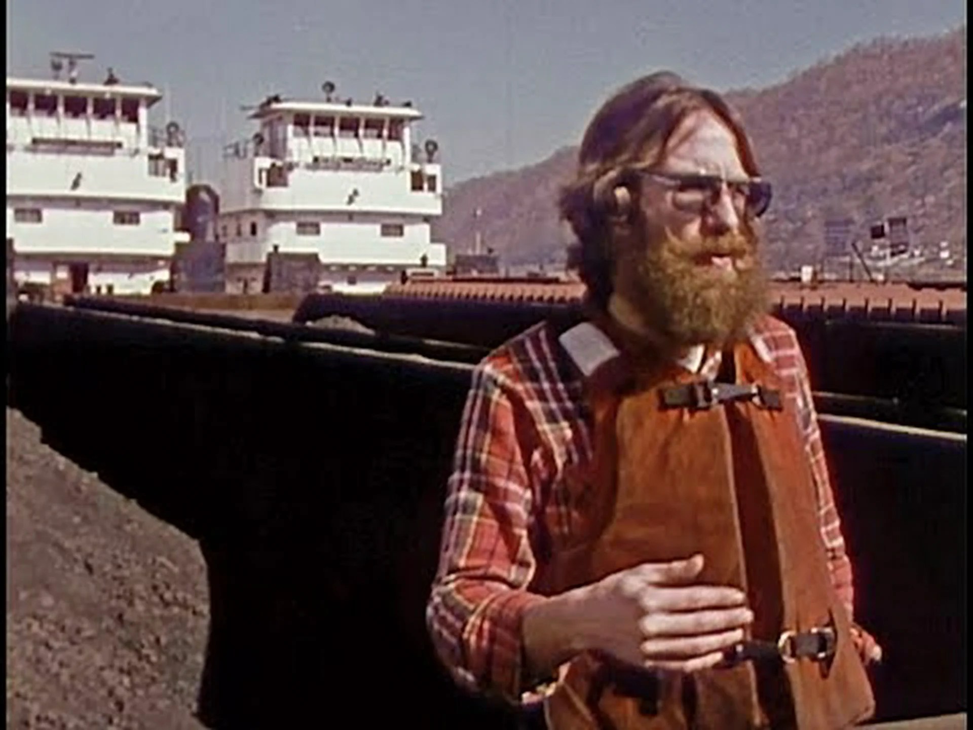 オハイオ川の最も広い部分の幅はどれくらいですか? オハイオ川の最も広い部分の幅はどれくらいですか?