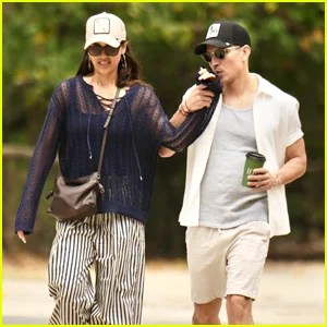 Danny Ramirez Sweetly Kisses Girlfriend Jessica Alba’s Hand Throughout Day Out in Australia Danny Ramirez Sweetly Kisses Girlfriend Jessica Alba’s Hand Throughout Day Out in Australia