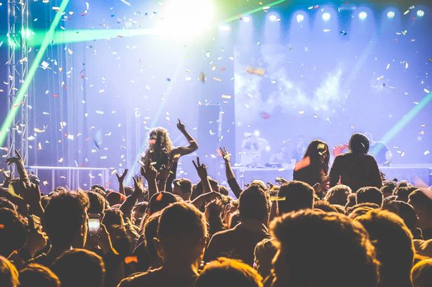 Big pop star cancels all future gigs after collapsing on stage in heartbreaking replace Big pop star cancels all future gigs after collapsing on stage in heartbreaking replace