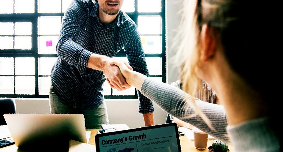 The Benefits of Outsourcing Your Returns Processing & Management The Benefits of Outsourcing Your Returns Processing & Management